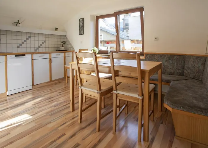 Cozy Old Town דירה הל אין טירול